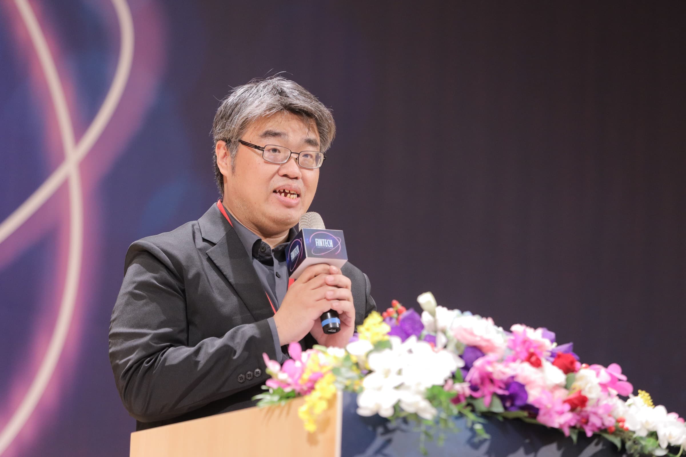 講者於主舞台發表專題演講