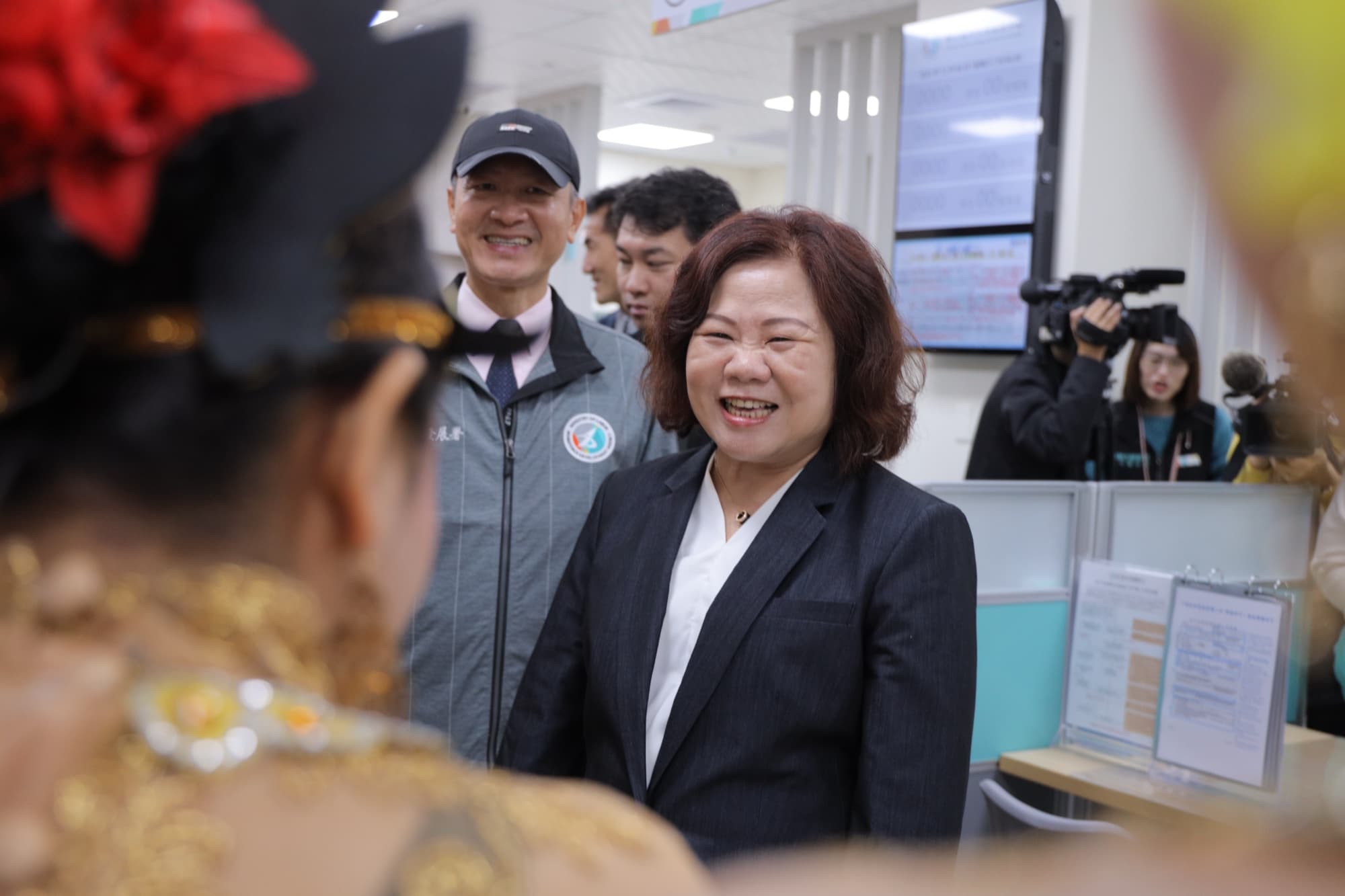 全體出席代表在橫幅前大合照